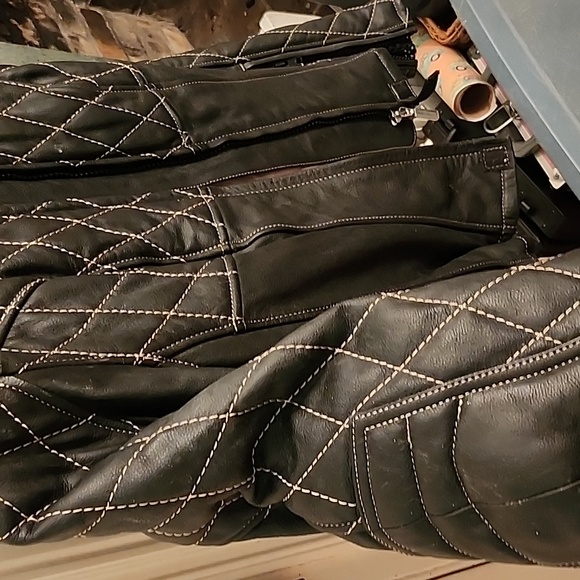 Ladies Motorcycle Jacket Thick Leather BY First Gear size Med but fit like a S - Picture 4 of 7